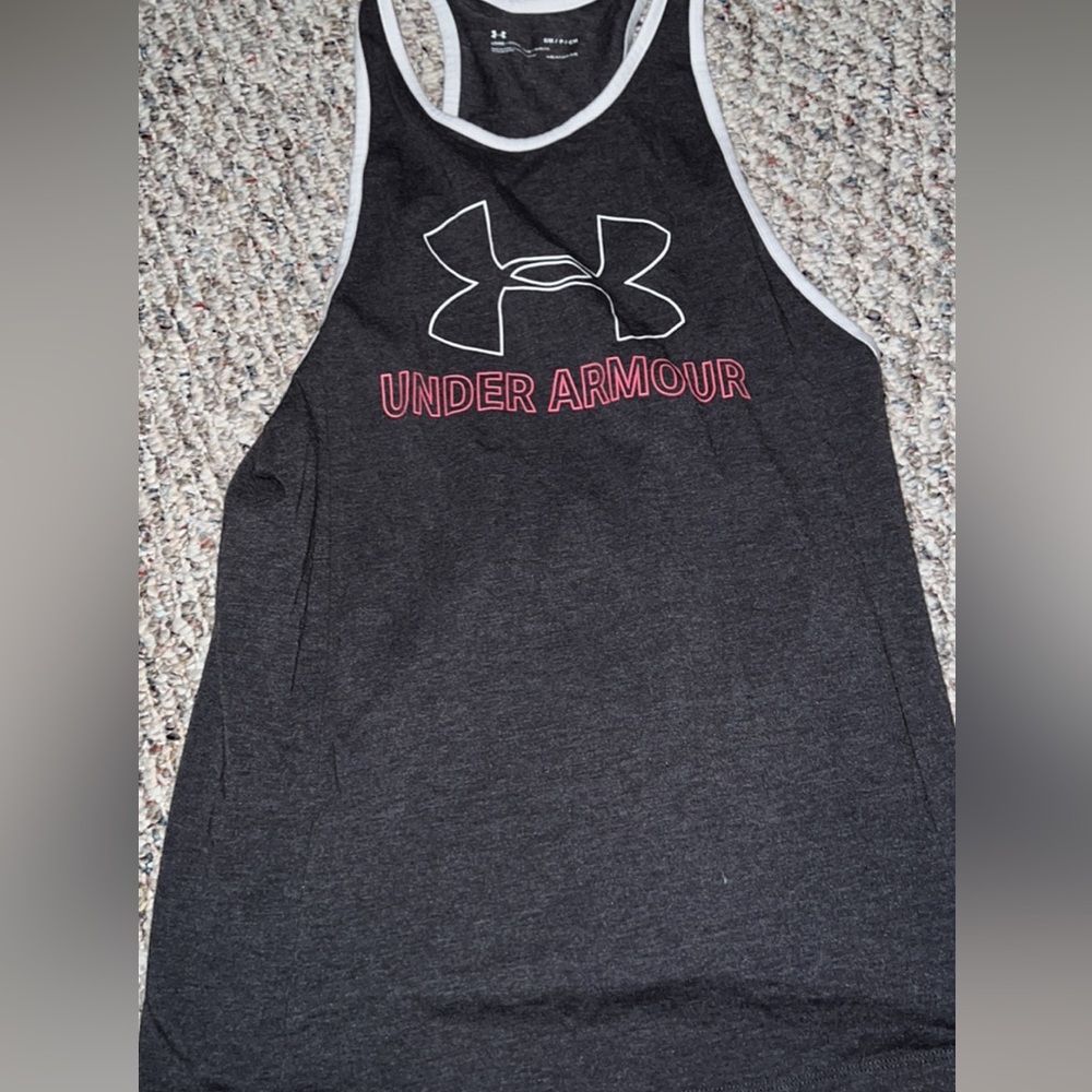 Under armor Women’s tank size medium